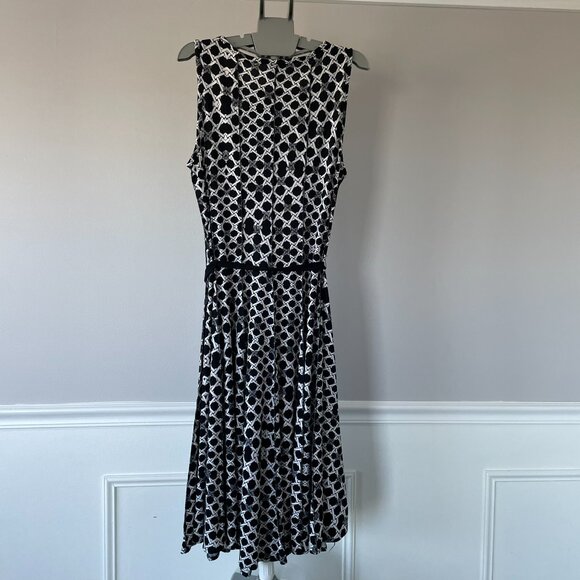 Haani Fit and Flare Panel Dress with Belt. Black & White. PXL Plus Size - Picture 2 of 11